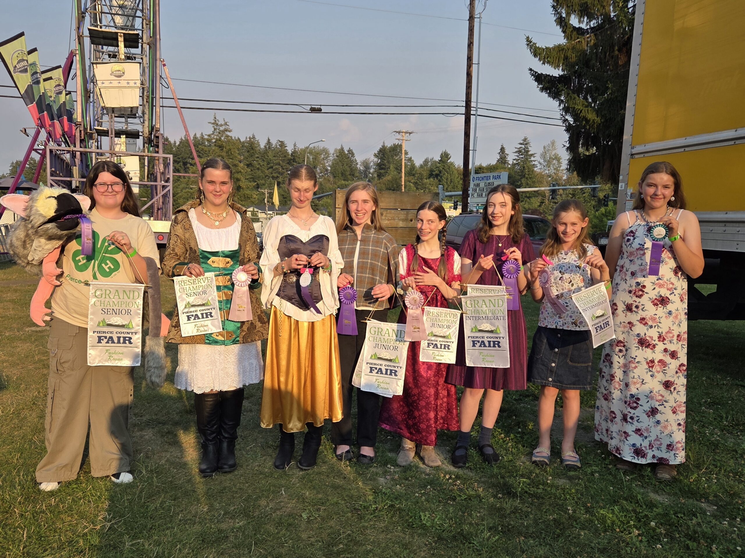 16 4-H - Fashion Revue Group